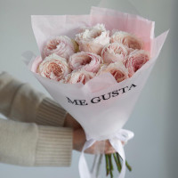 Mono bouquet of Tsumugi roses