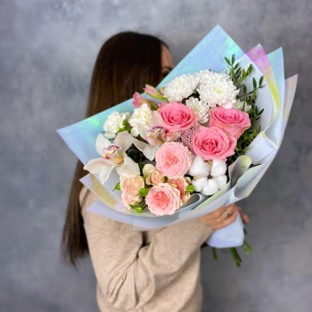 Bouquet of roses, orchids and chrysanthemums